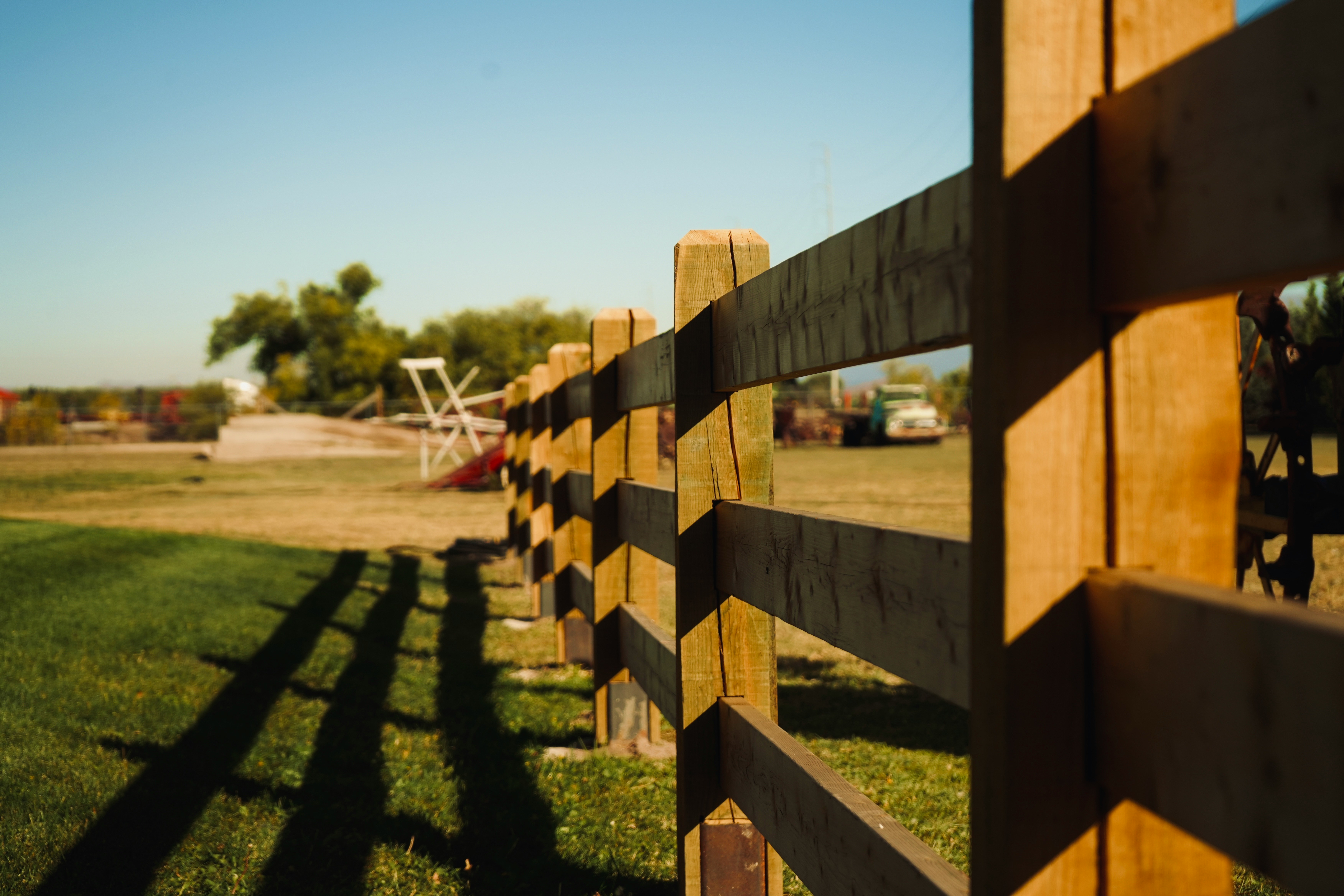 How to Choose the Right Finish for Fences